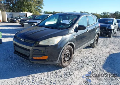 2014 Ford Escape S z USA, uszkodzony, nr VIN 1FMCU0F76EUB54603